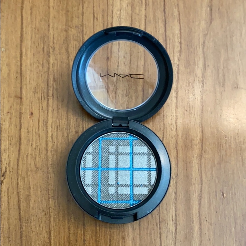 MAC Cosmetics LE Glamora Castle Eyeshadow